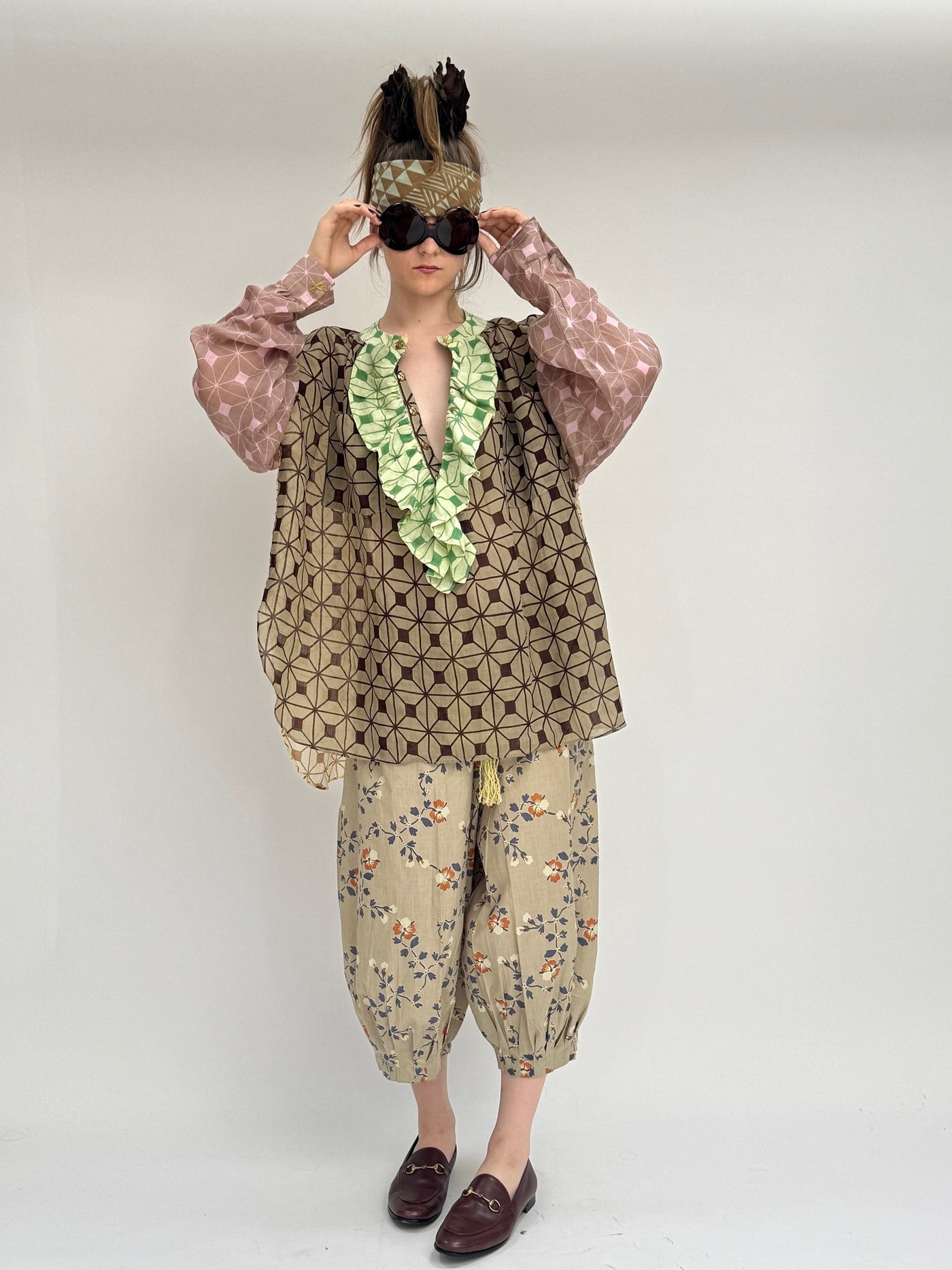 Elegant ruffled blouse – flowy summer shirt for women