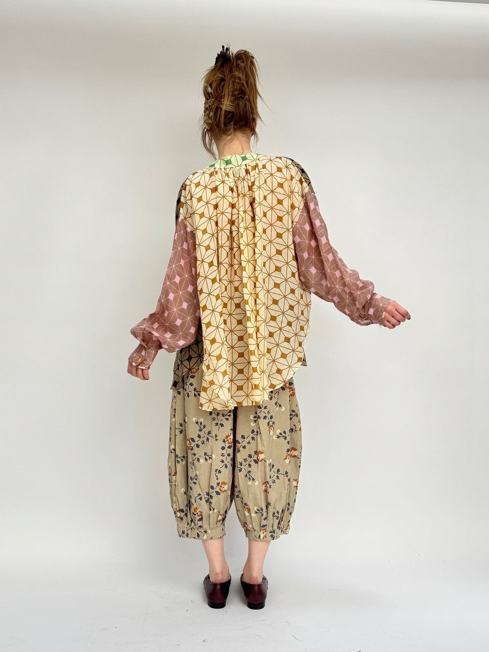 Bohemian frill shirt in natural fabric – chic resort wear