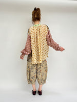 Bohemian frill shirt in natural fabric – chic resort wear
