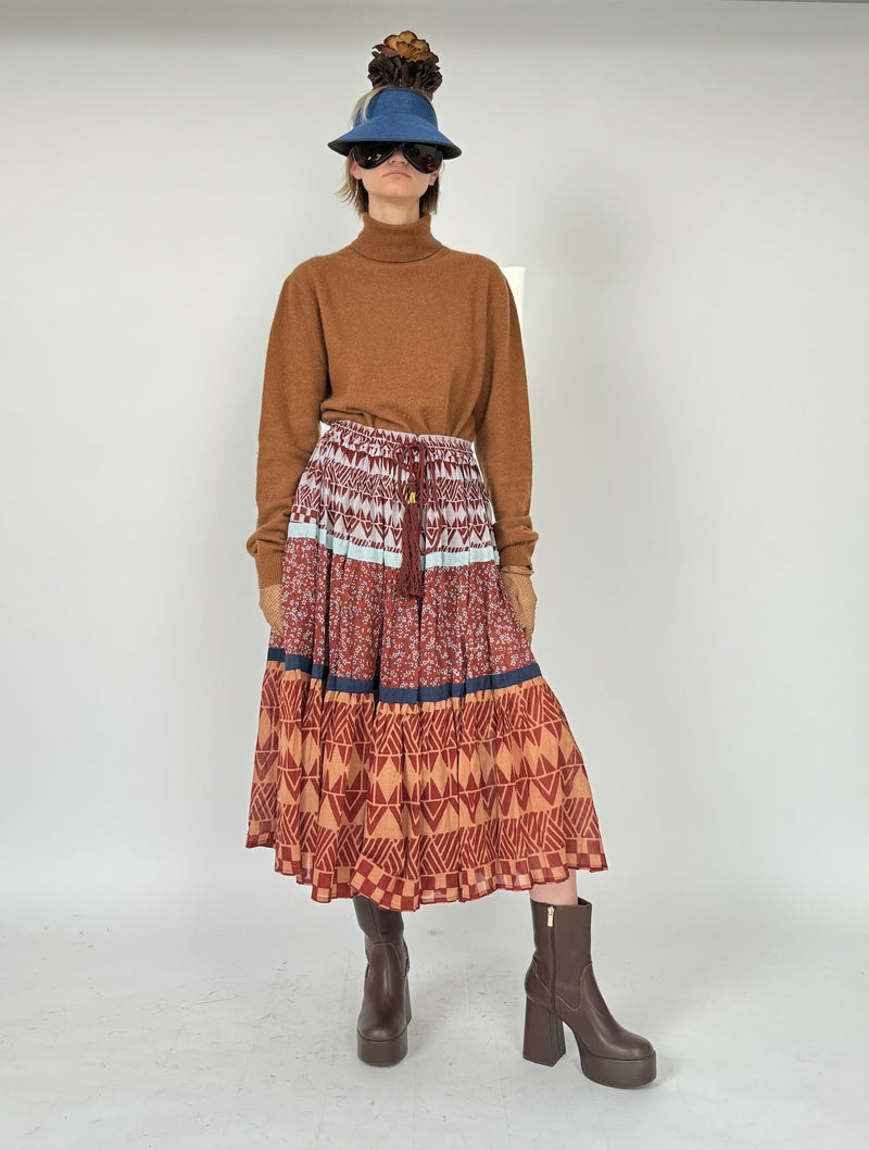 Midcalf Skirt